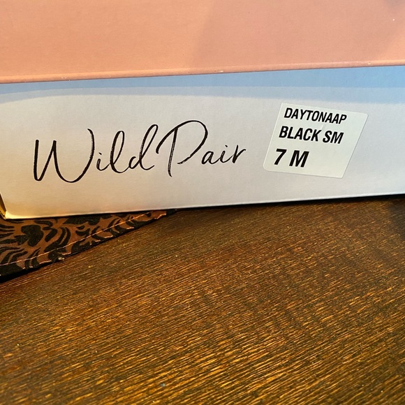 Macy’s Wild Pair Daytona Black Knee-High Zip Up Boots Size 7M - Picture 8 of 16